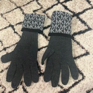Michael Korea gloves